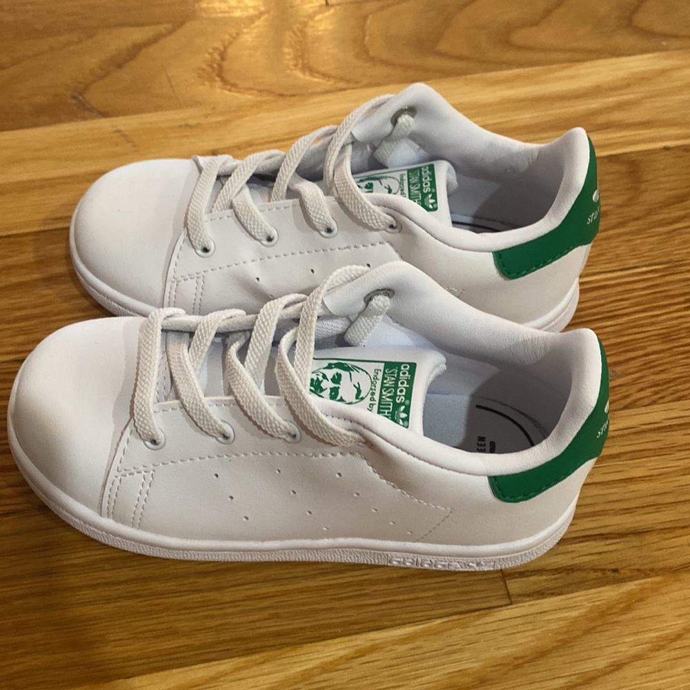 Never worn toddler size 9 Stan Smith Adidas Sneakers
